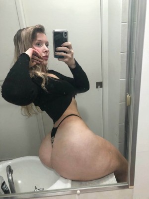 Bootybyshel Nude OnlyFans Photos #11