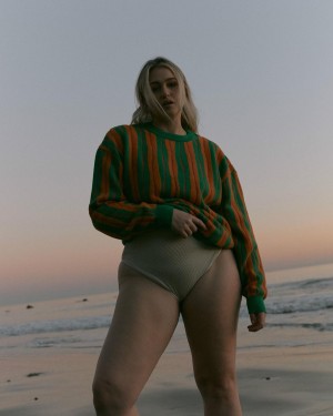 Iskra Lawrence Nude OnlyFans Photos #10