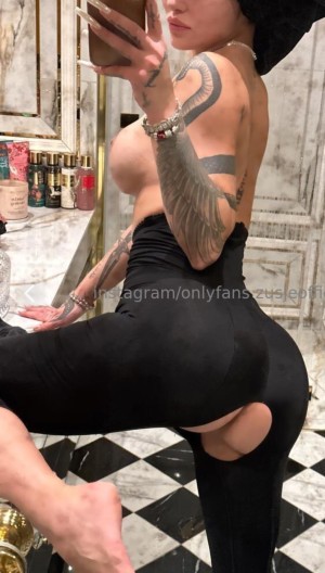 Zusje Nude OnlyFans Photos #13