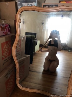 Freshhel  bugsizechihuahua OnlyFans Photos #3