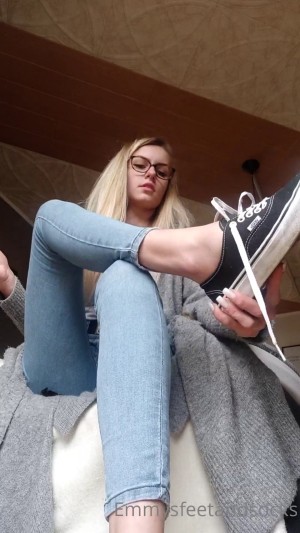 Emmysfeetandsocks Nude OnlyFans Video #4